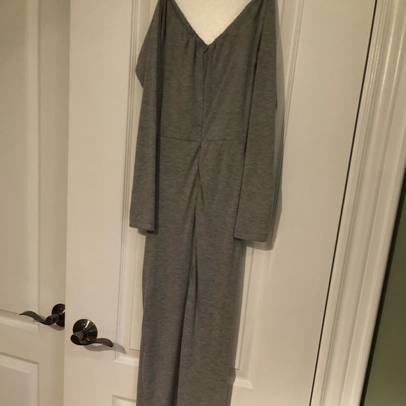 NWT! Off the Shoulder maxi dress with slit! - Picture 5 of 5